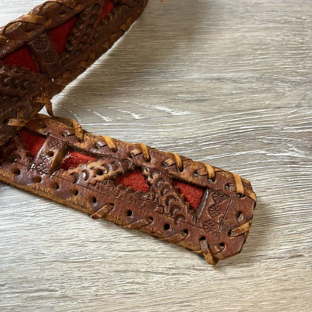 Vintage Tooled Leather Belt Womens XL Brown Red Boho Whipstitch Wood Buckle